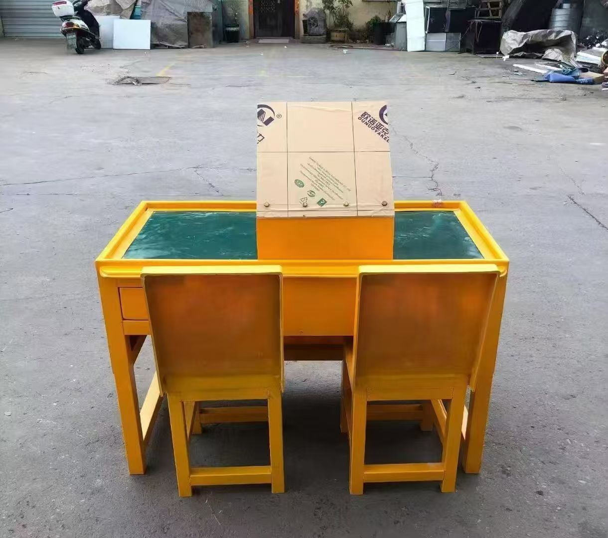 下谷坪土家族乡防静电导通桌井下煤矿火工品发放桌：危险品流转的安全守护者